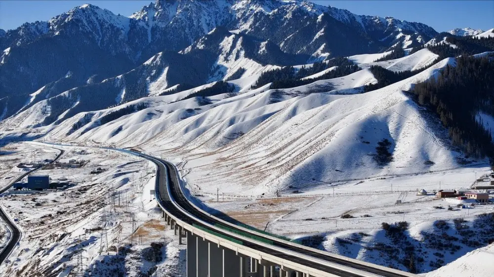 Thông xe đường hầm cao tốc dài nhất thế giới